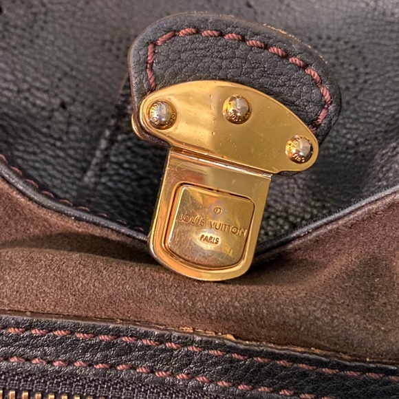 Louis Vuitton Mahina Leather Large Hobo Bag - Picture 7 of 11